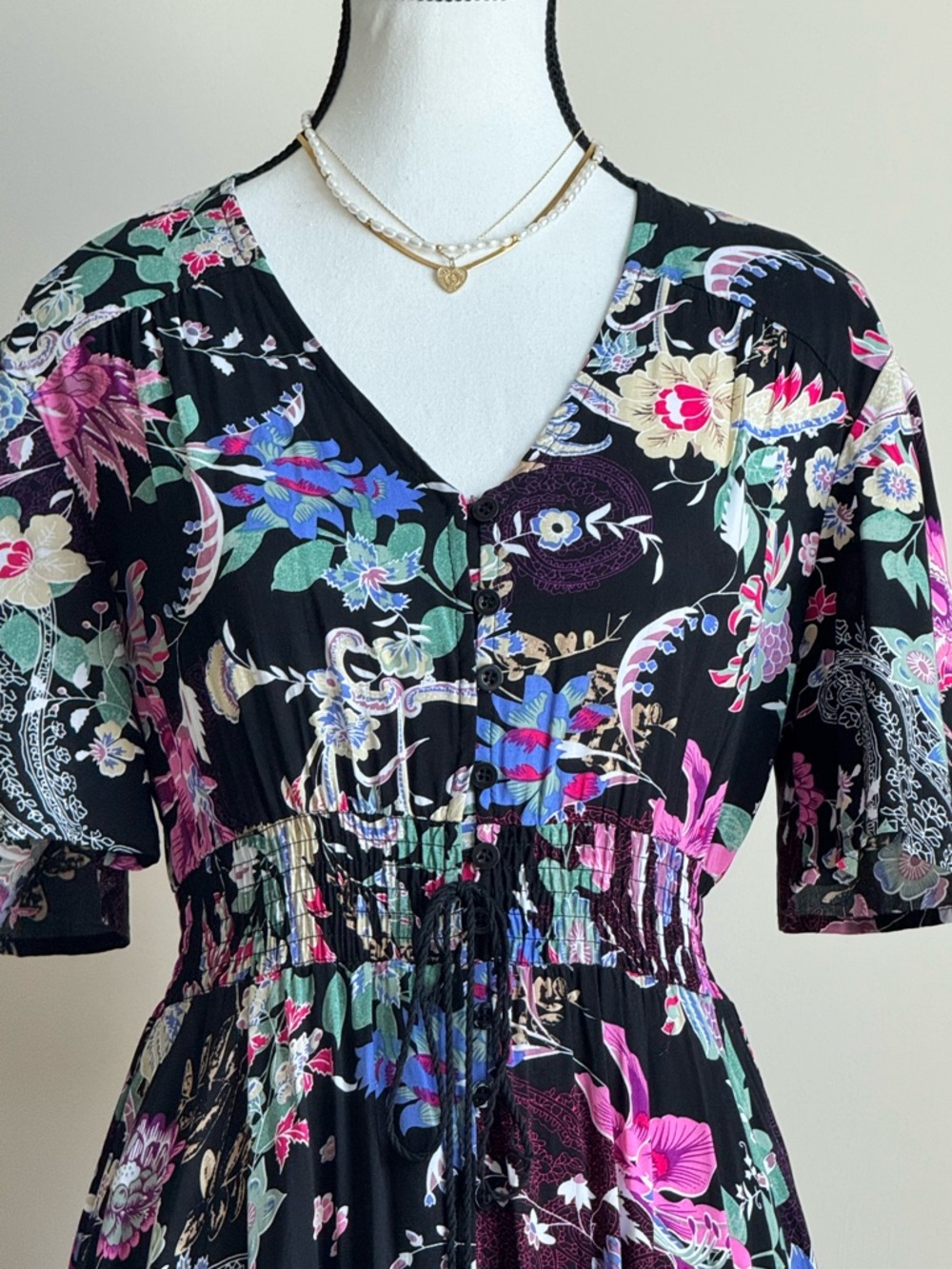 🔹 Floral V-Neck Maxi Dress in Black With Multicolor Flowers Sz Medium - Picture 3 of 8